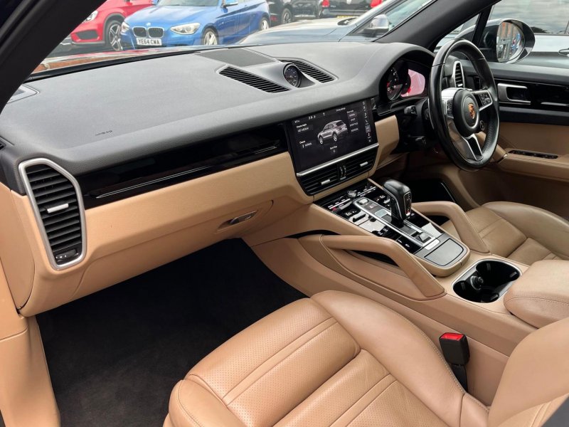 PORSCHE CAYENNE