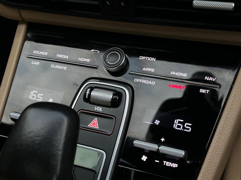 PORSCHE CAYENNE
